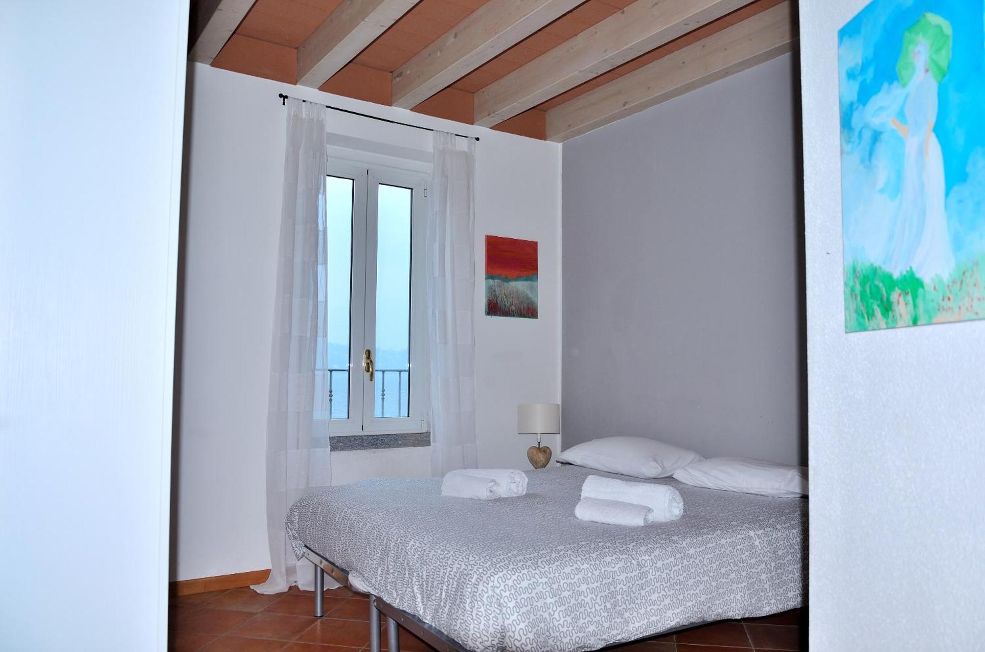 White Garden - Apartment With Access To The Lake เลียร์นา ภายนอก รูปภาพ